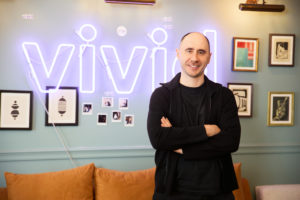 Alexander Emešev Vivid
